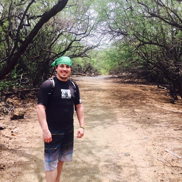 Meet your Poshers, L & M @Waterfall_shop - Picture 5 of 9